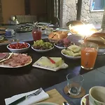 Clementine Nocleg ze śniadaniem