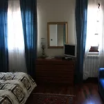 Clementine Oda ve Kahvaltı 4*